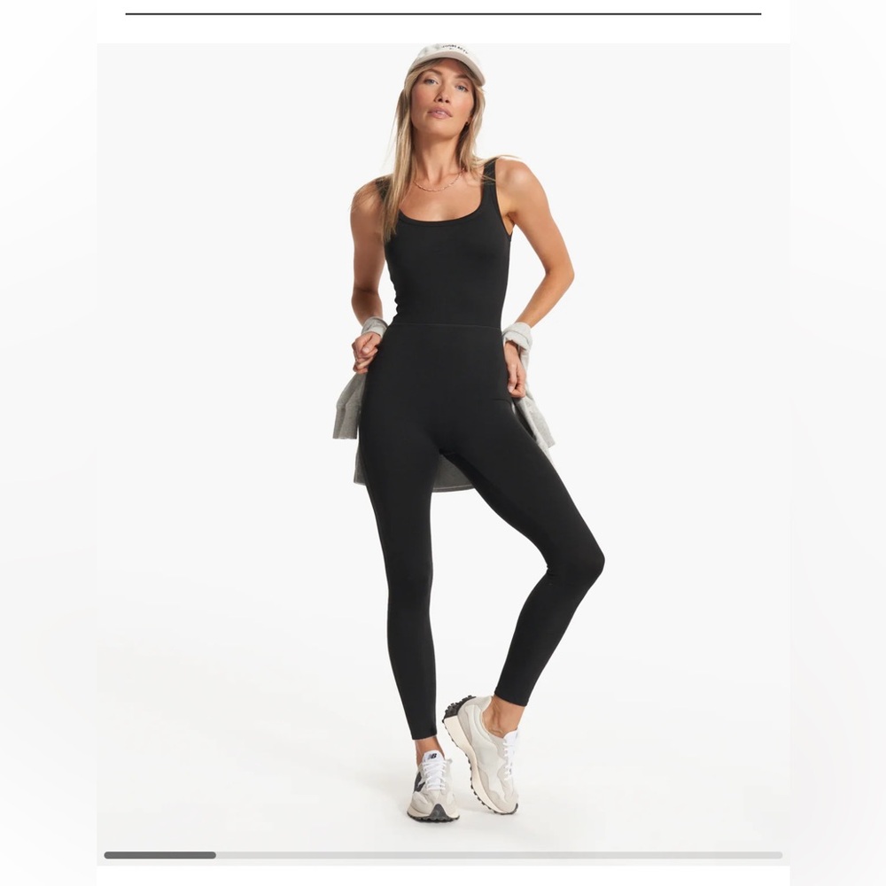 New Vuori Halo Essential onesie jumpsuit heather black size small